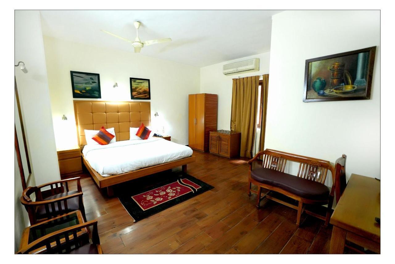 Hotel Oscar - Hauz Khas Нью-Дели Экстерьер фото