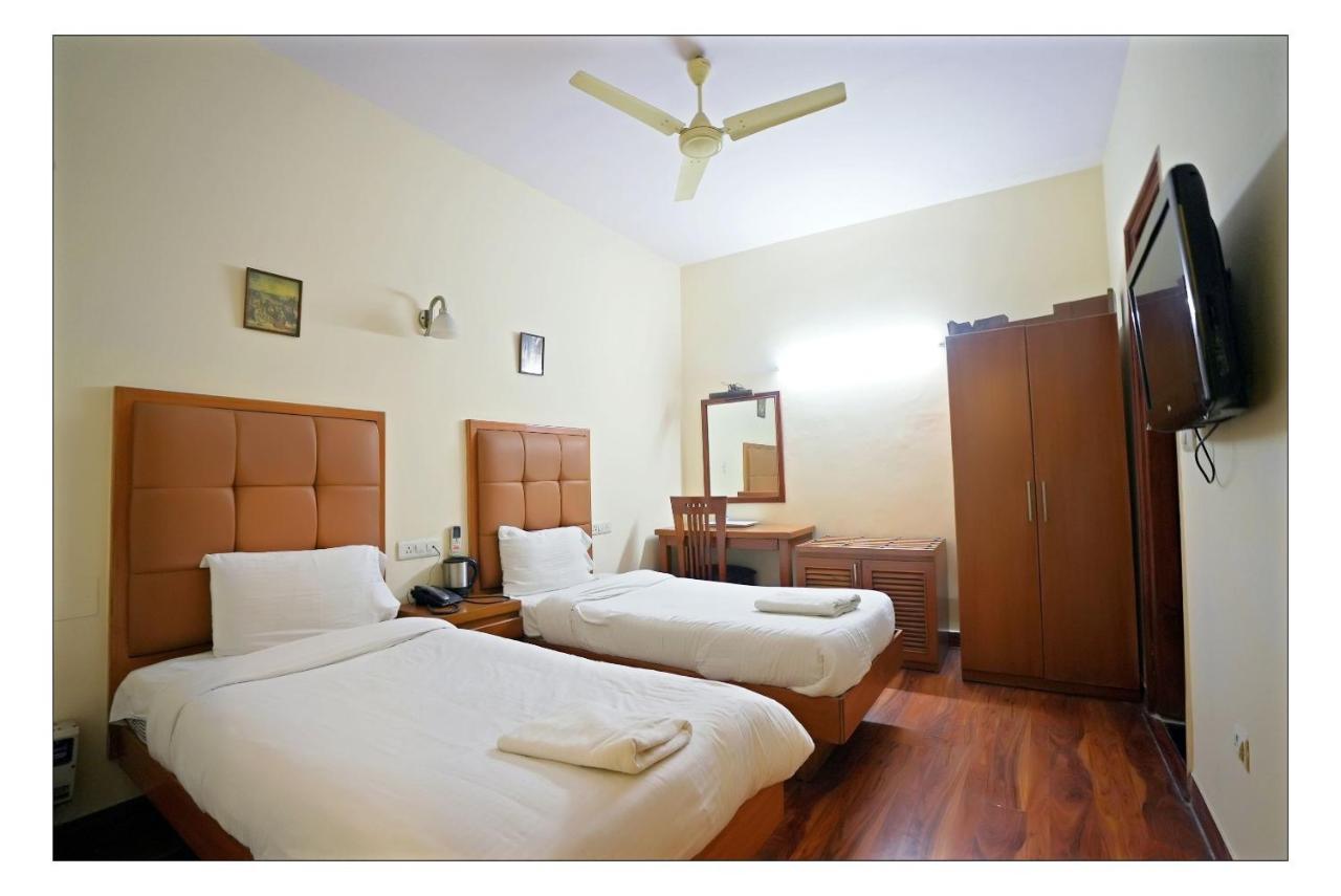 Hotel Oscar - Hauz Khas Нью-Дели Экстерьер фото