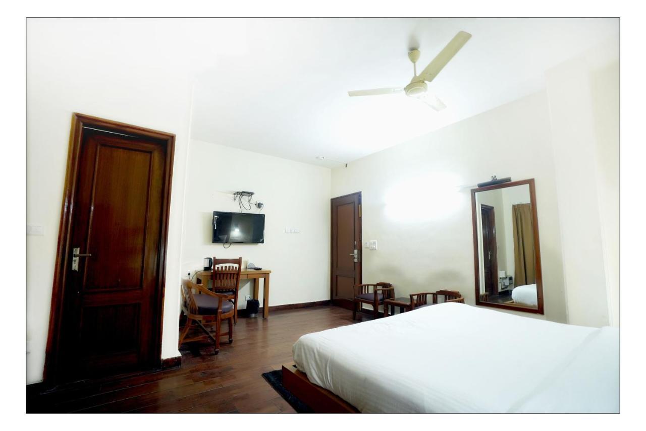 Hotel Oscar - Hauz Khas Нью-Дели Экстерьер фото