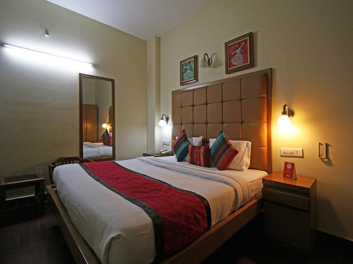 Hotel Oscar - Hauz Khas Нью-Дели Экстерьер фото