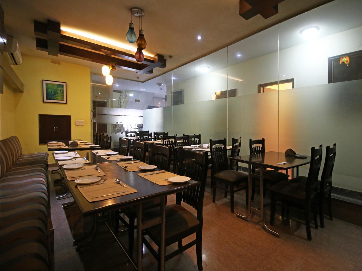 Hotel Oscar - Hauz Khas Нью-Дели Экстерьер фото