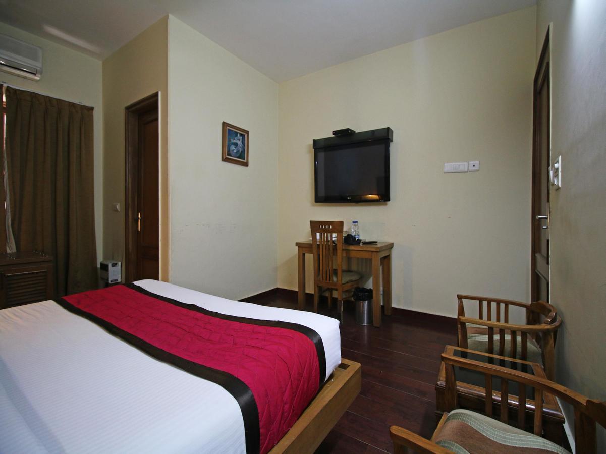 Hotel Oscar - Hauz Khas Нью-Дели Экстерьер фото
