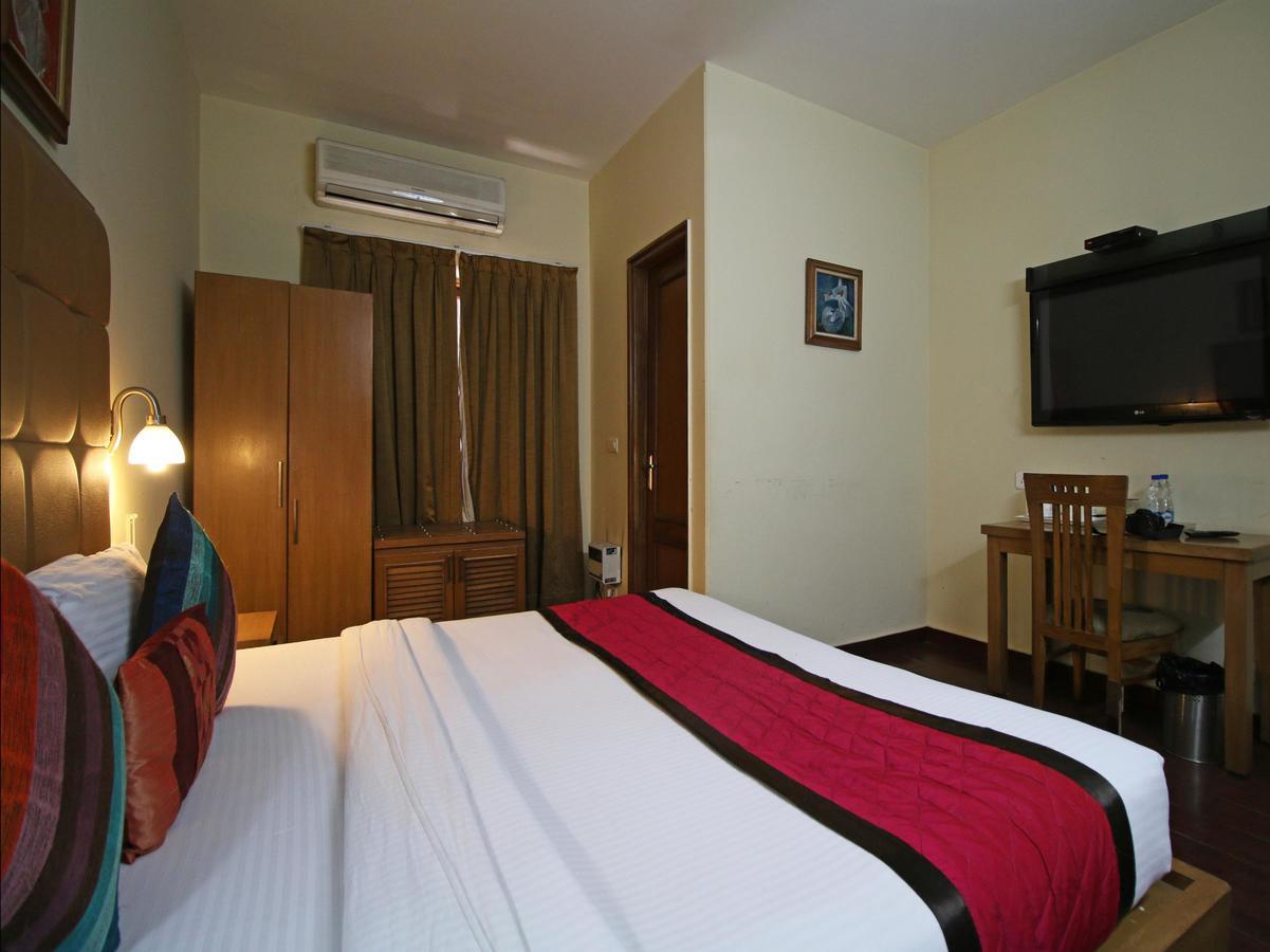 Hotel Oscar - Hauz Khas Нью-Дели Экстерьер фото